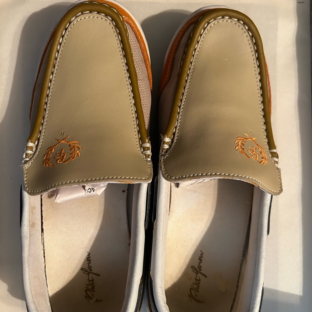 Men’s Phat Farm Size 9.5    PF - 811404N